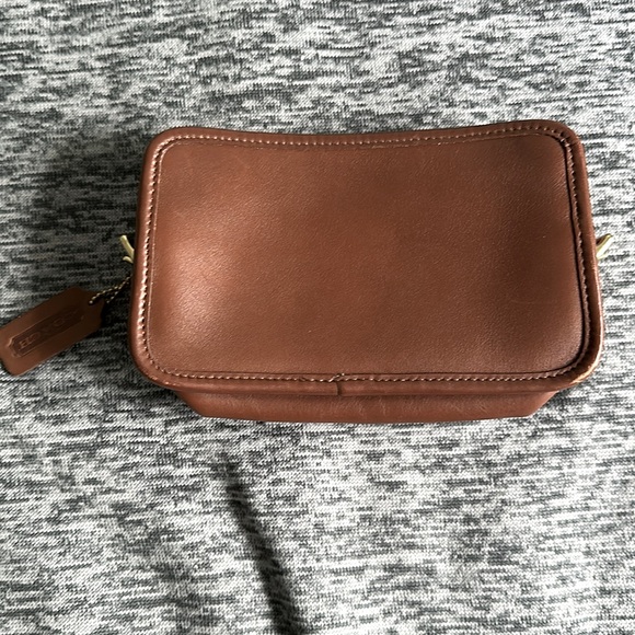 Coach Legacy 9167 Top of Counter Compartment crossbody bag - Picture 6 of 7